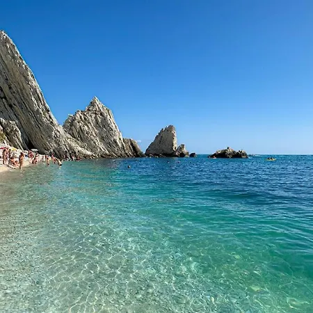 Alyssa - Wi-fi, Corte A Pochi Passi Dal Mare *