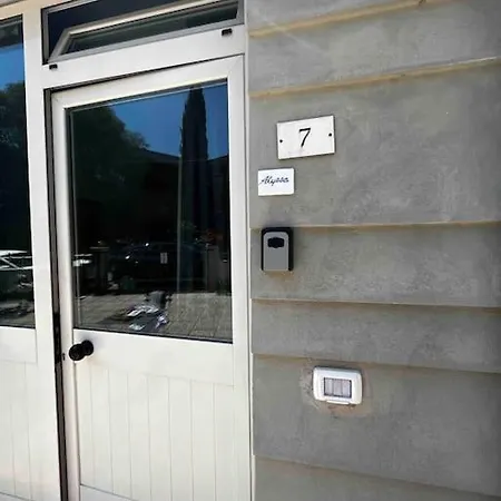 Wi-fi, Corte A Pochi Passi Dal Mare Sirolo